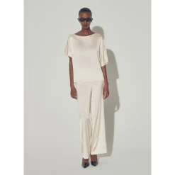 Bluse mit verschiedenen Ärmellängen