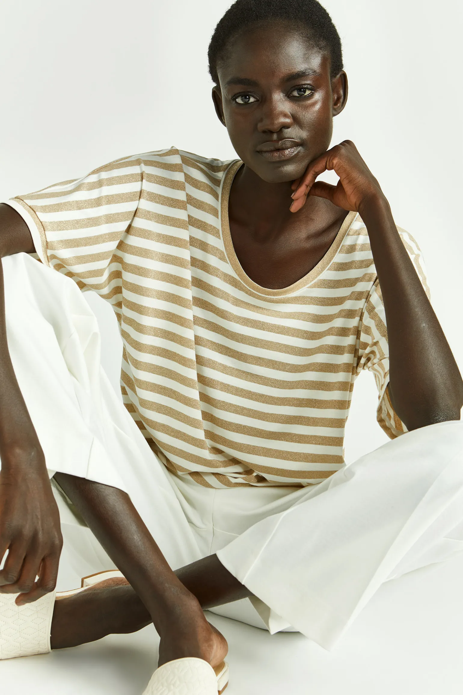 Gestreiftes T-Shirt mit Lurex