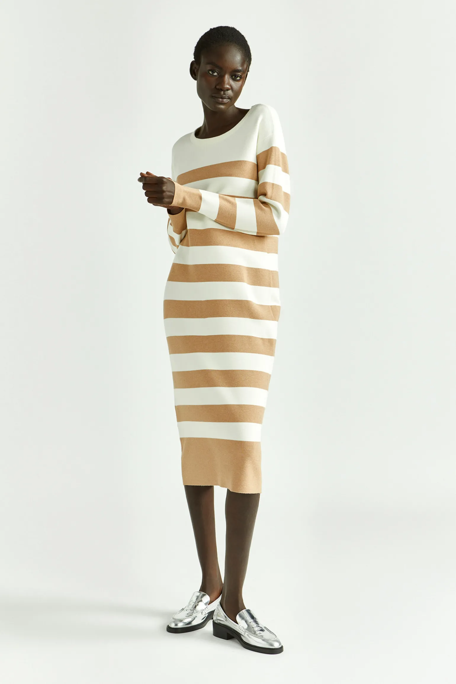 Halblanges Kleid mit Blockstreifen