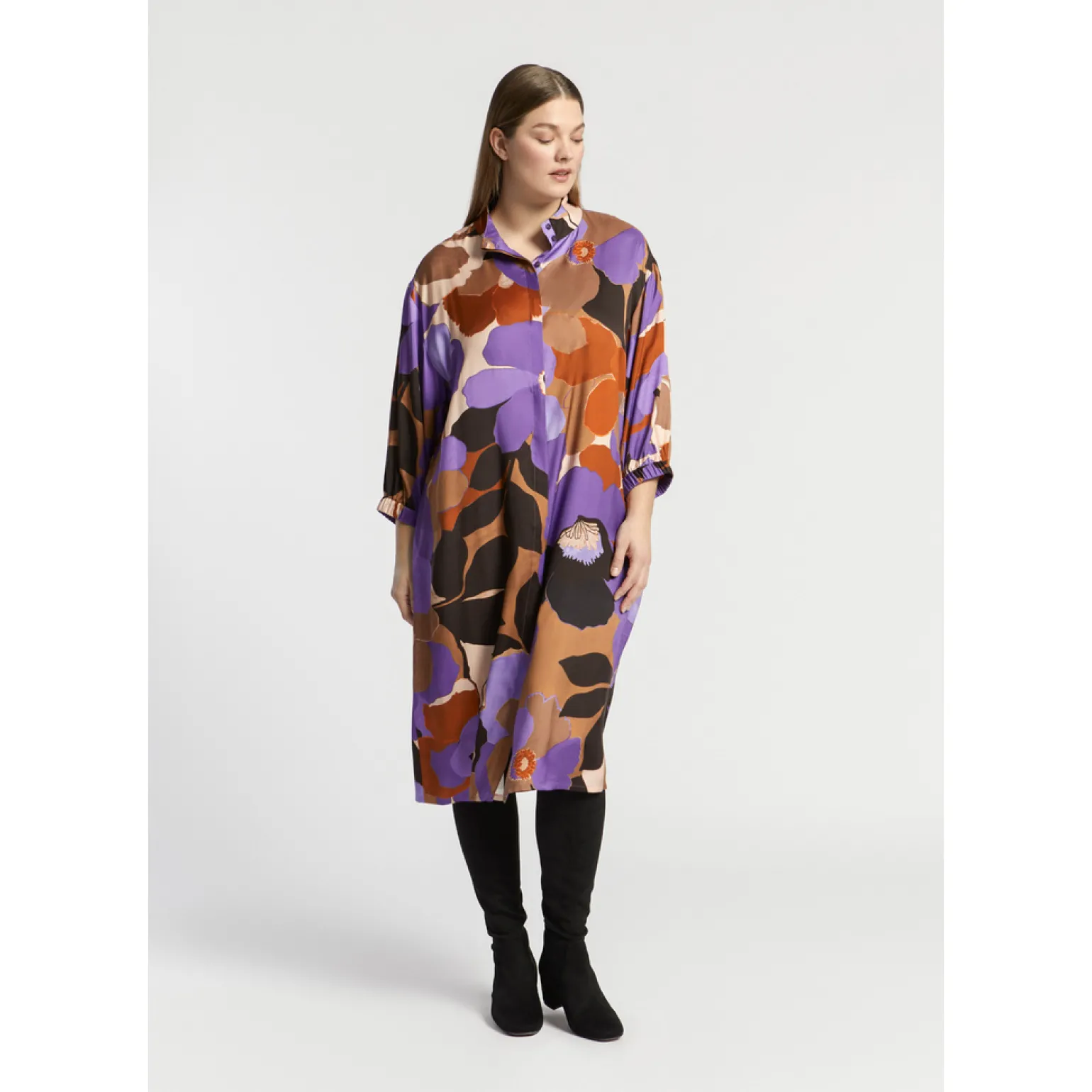 Halblanges Kleid mit Blumenmuster