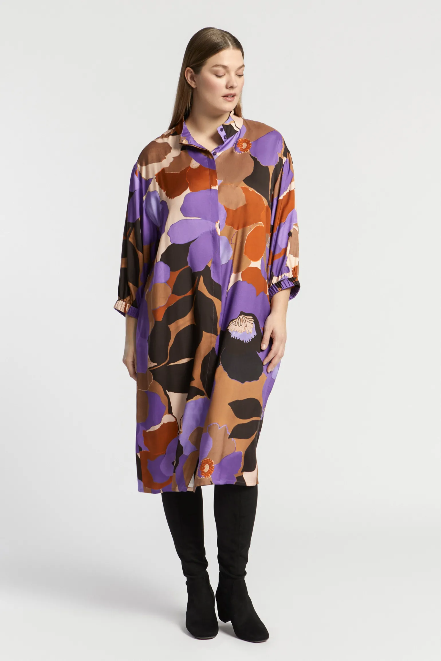 Halblanges Kleid mit Blumenmuster