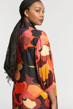 Halblanges Kleid mit Kragen