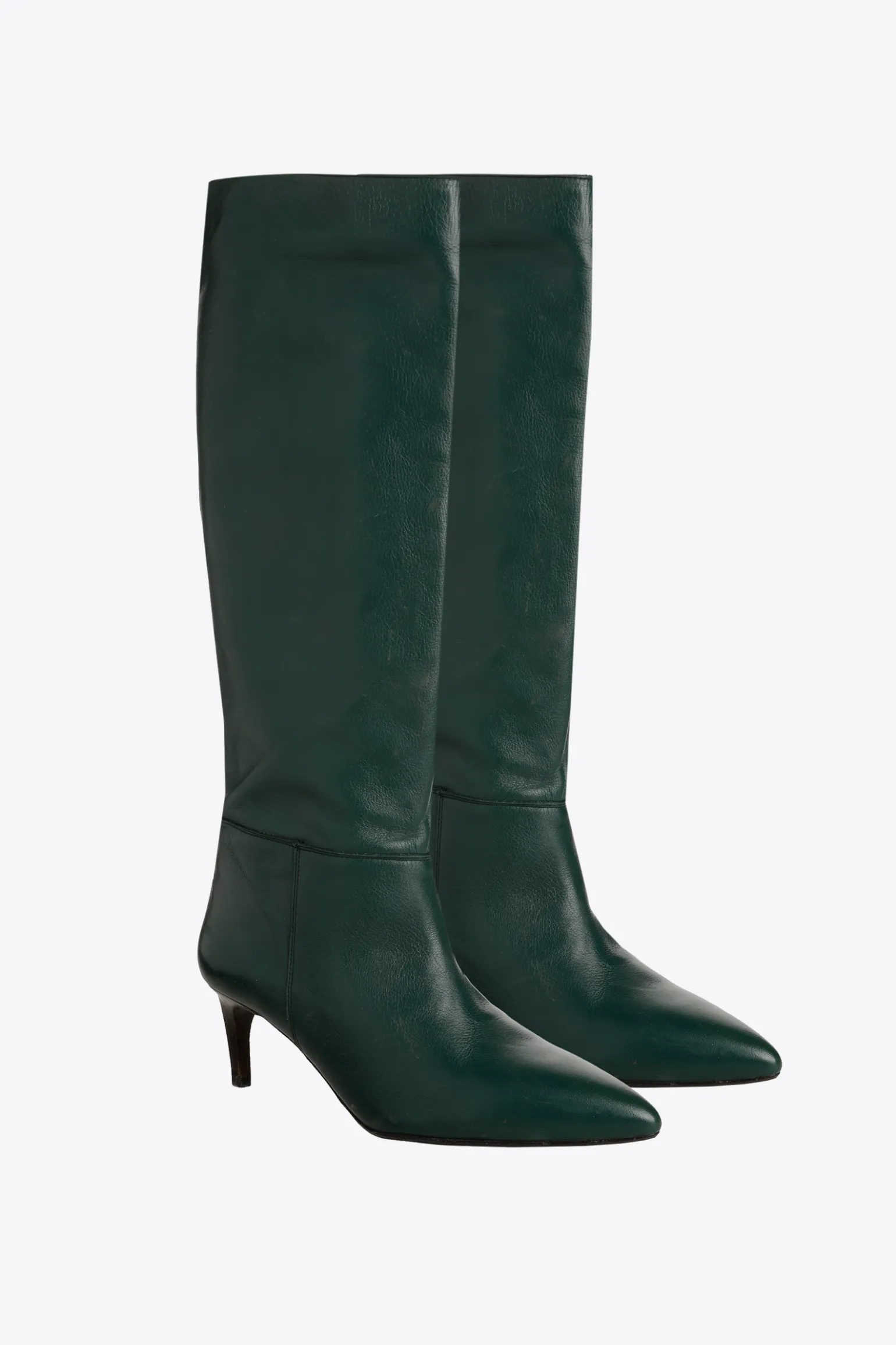 Hohe Stiefel mit Absatz