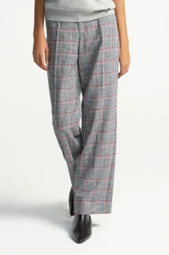 Karohose mit geradem Bein