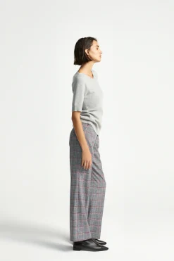 Karohose mit geradem Bein