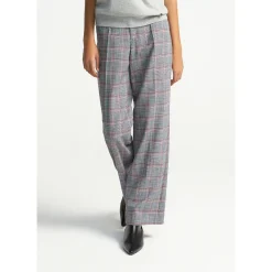 Karohose mit geradem Bein