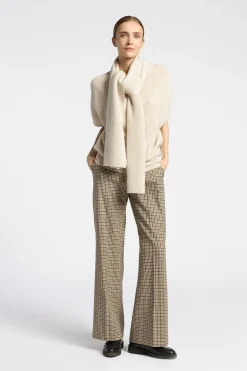 Karohose mit weitem Bein