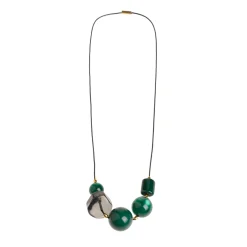 Kette mit Perlen