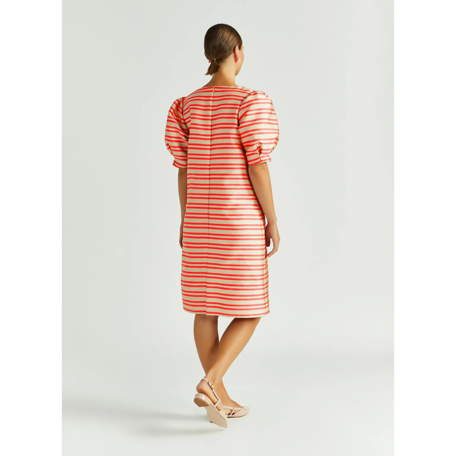 Kleid aus Taft mit Ballonärmeln