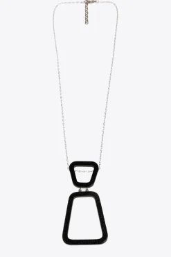 Lange Kette mit Anhänger