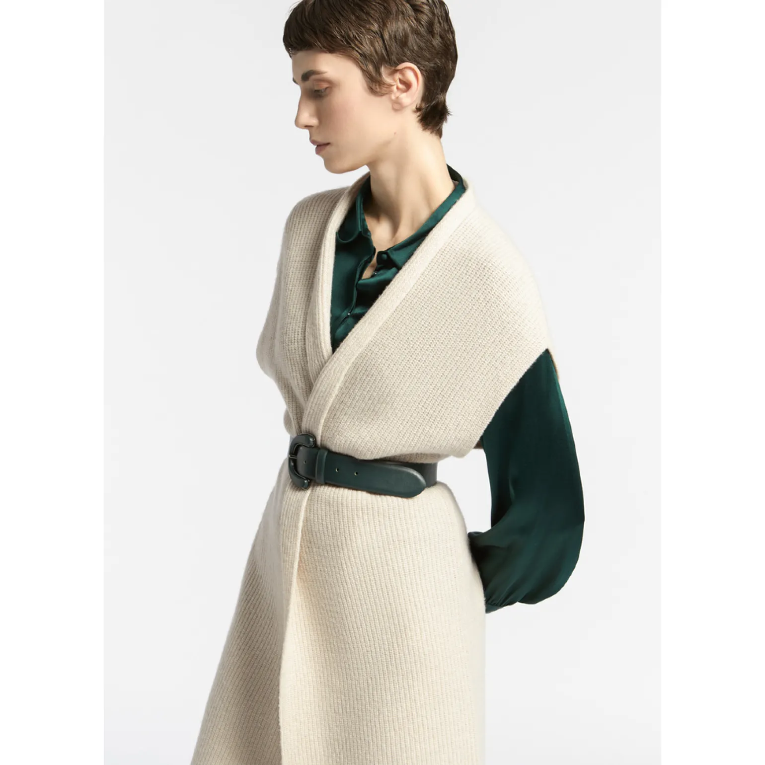 Lange ärmellose Strickjacke