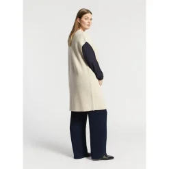 Lange ärmellose Strickjacke