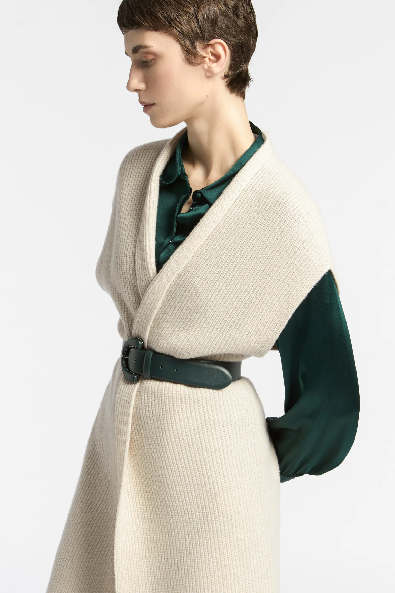 Lange ärmellose Strickjacke