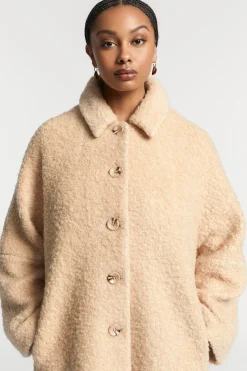 Langer Mantel aus Bouclé-Stoff