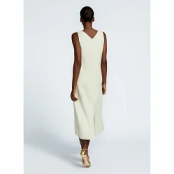 Langes Kleid mit Schlitz