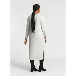 Langes Strickkleid mit Schlitz