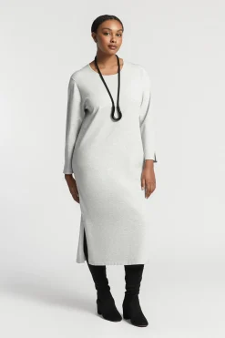 Langes Strickkleid mit Schlitz