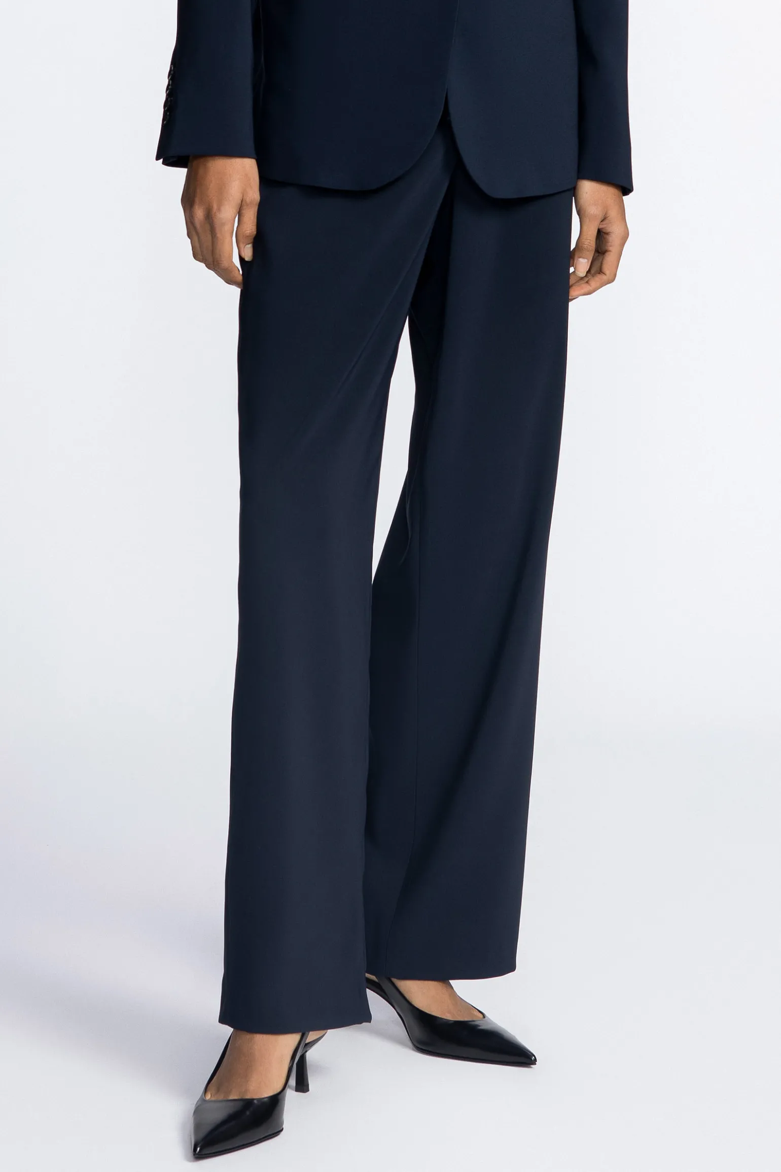 Navyblaue Hosen mit weiter Passform