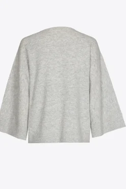 Pullover mit überschnittenen Schultern