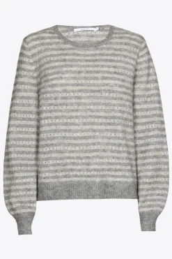 Pullover mit dezenten Pailletten