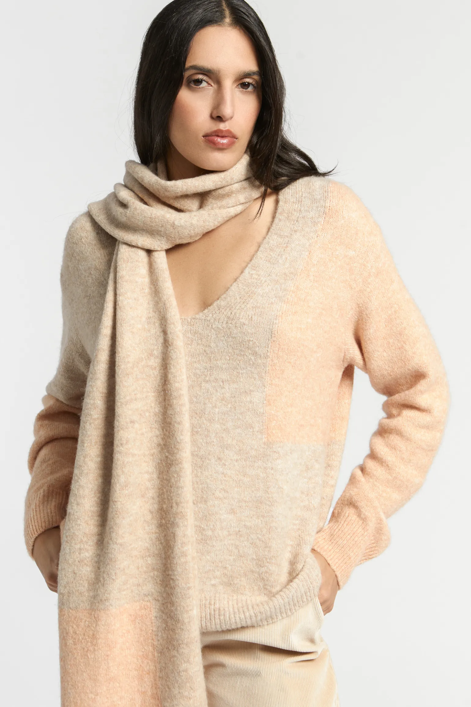 Pullover mit Farbblockmuster aus Wollmix