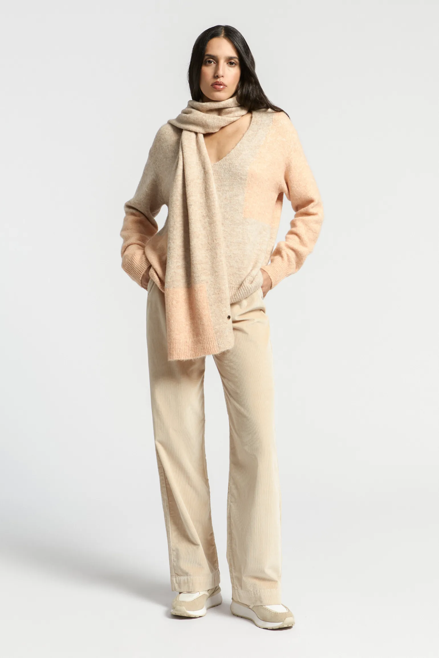 Pullover mit Farbblockmuster aus Wollmix