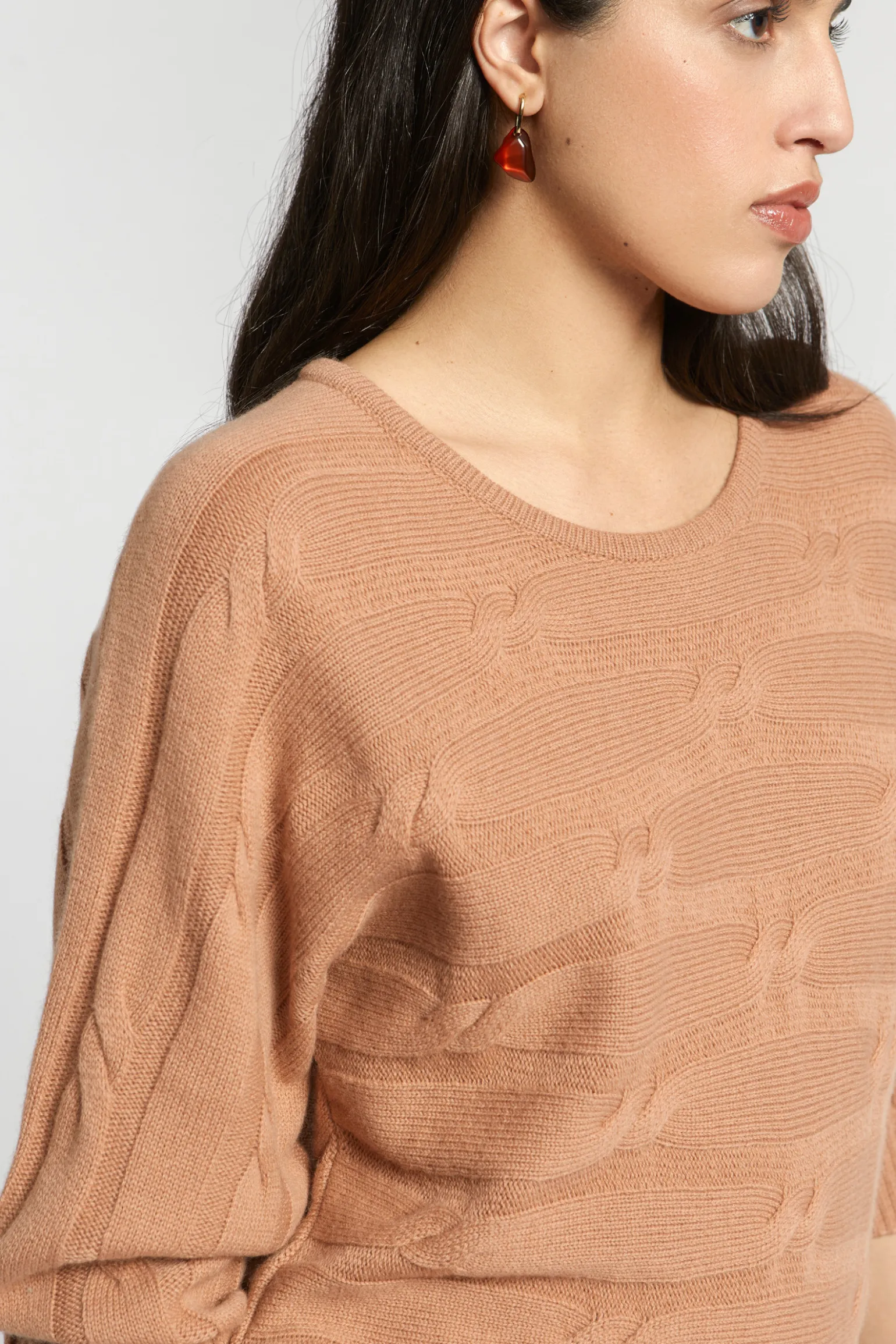 Pullover mit horizontalem Zopfmuster