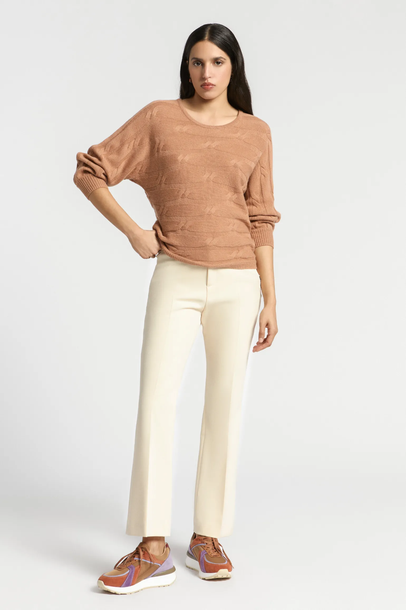 Pullover mit horizontalem Zopfmuster