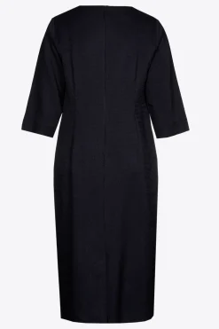Schmales Kleid mit kurzen Ärmeln
