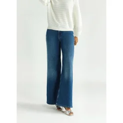 Sommerliche Jeansschlaghose