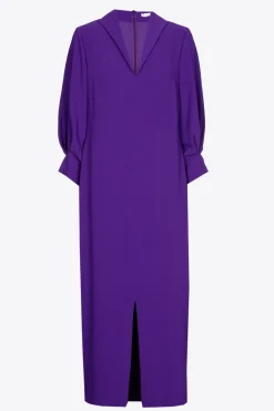 Tailliertes Kleid mit V-Ausschnitt