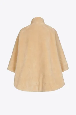 Weicher Poncho aus Teddystoff