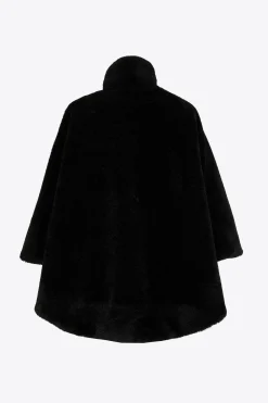 Weicher Poncho aus Teddystoff