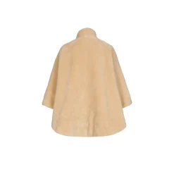 Weicher Poncho aus Teddystoff
